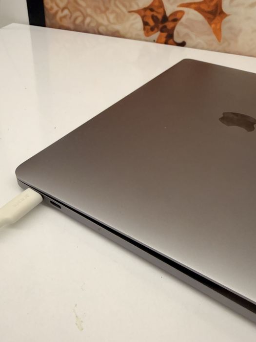 MacBook Pro 13 inch stare perfecta impecabil