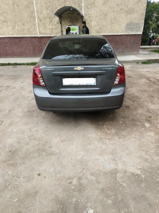 Ласетти сотилади