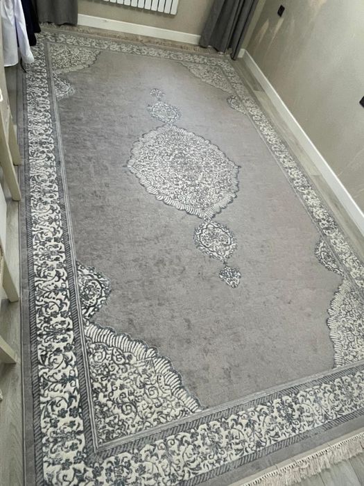 Продам Иранский ковер 4,5на 2,5
