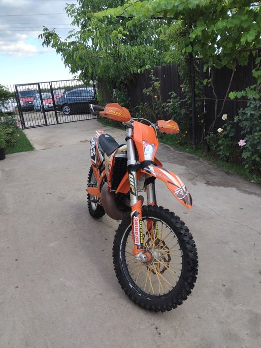 Vand sau schimb ktm 300 an 2010