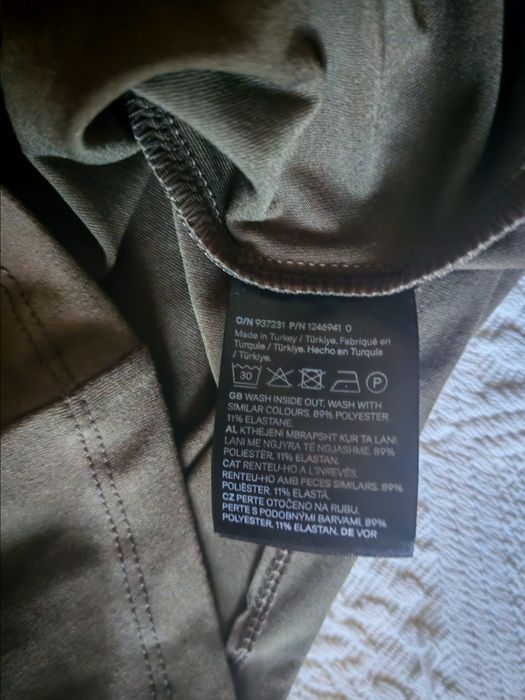 Tricou H&M  Divided mărimea S, nou cu eticheta