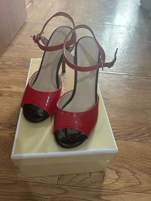 Туфлилер бар көктемге және жазға