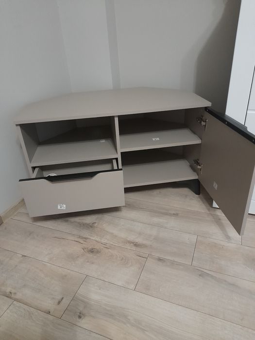 Comoda tv de vânzare