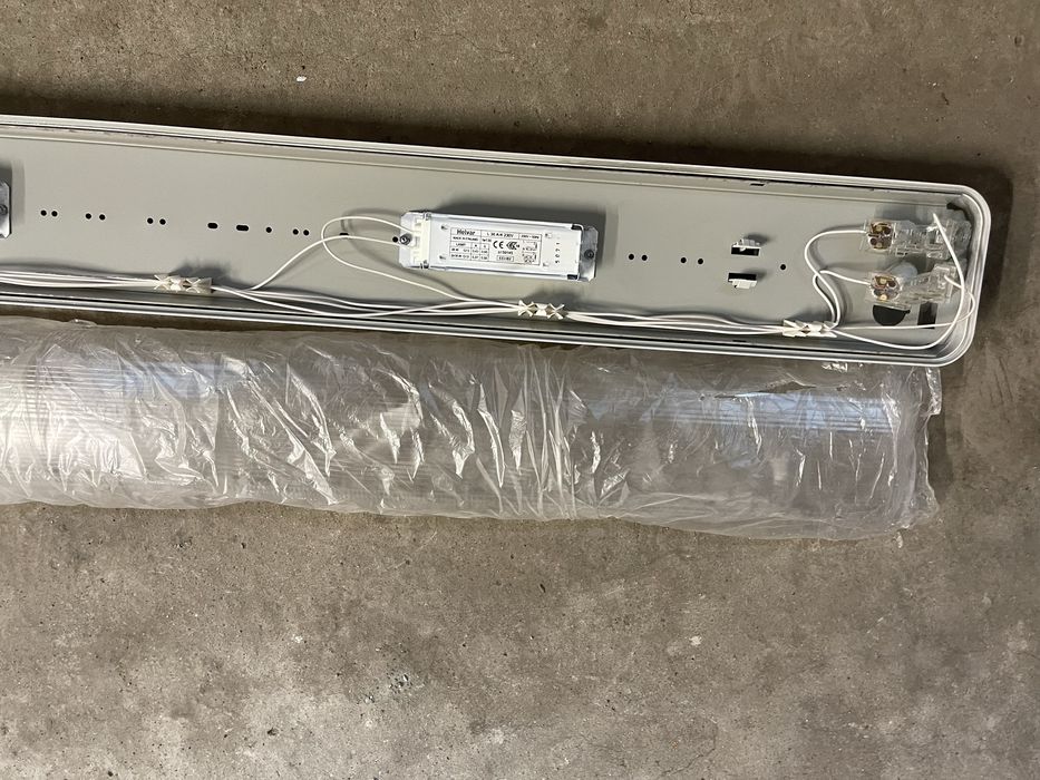 Осветително тяло за пура Schrack Австрия 125 см.