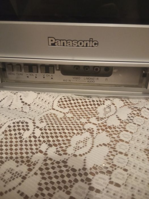 Телевизор "Panasonic" с пультуправлением