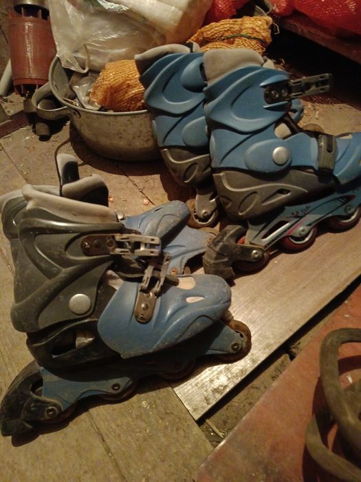 Роликовые коньки