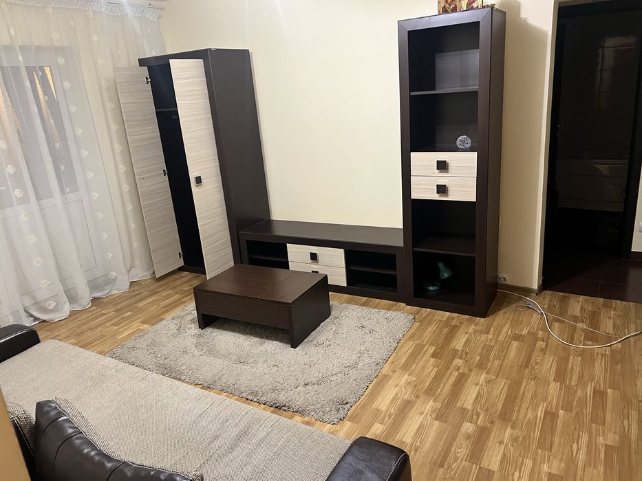 Inchiriez apartament