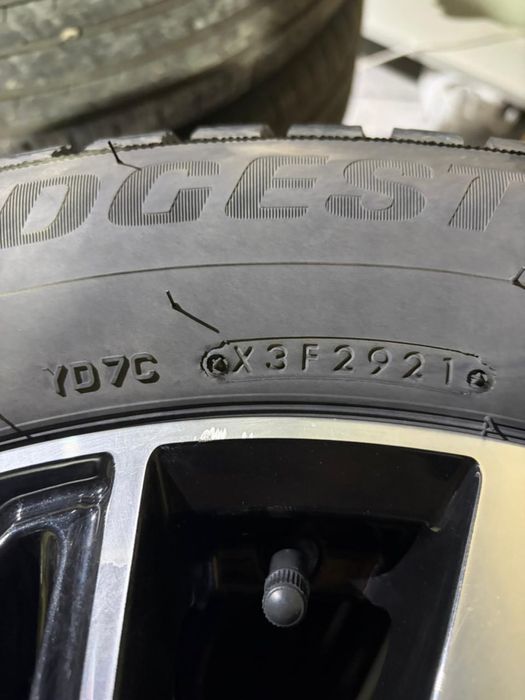 Продам комплект дисков с резиной Bridgestone