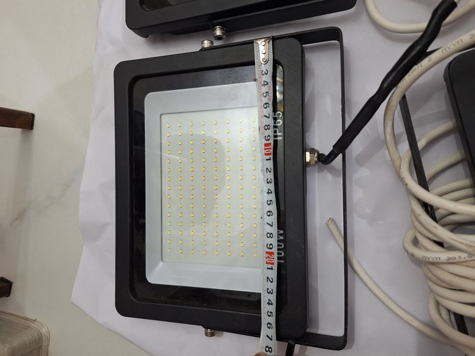 Proiectorul LED 100W Grad de protectie, de IP65