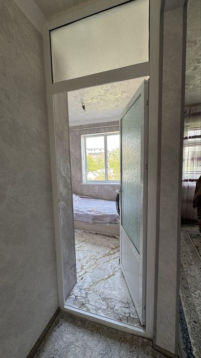 Uy sotiladi! 1 xona 2 xona qlingan. Fargona shaharda