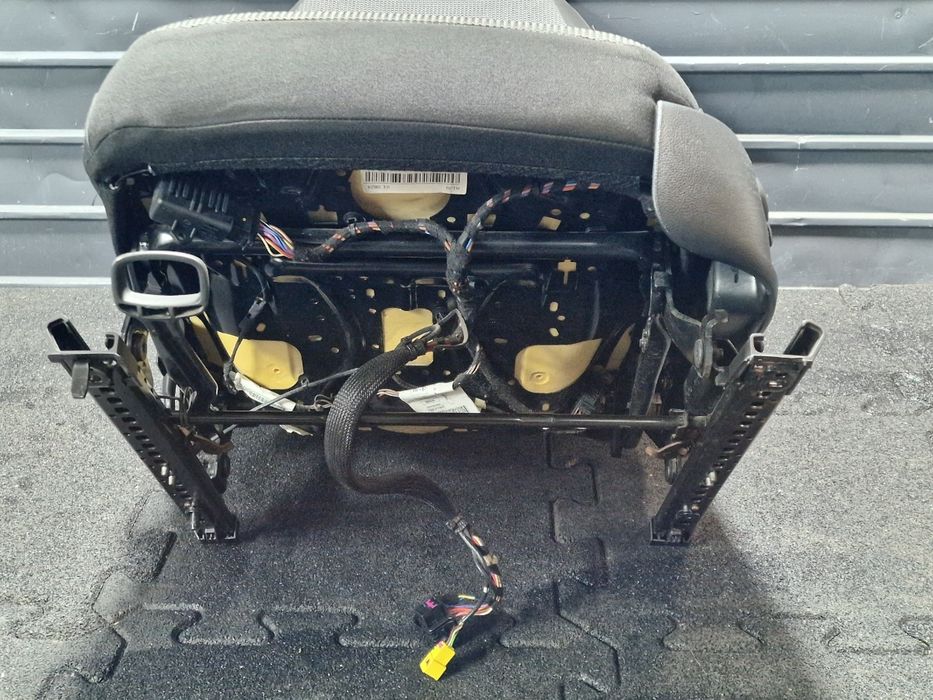 Scaun Sofer Cu Incalzire Stanga Fata Volkswagen Passat 365 2010 -