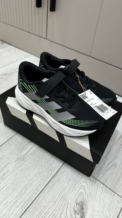 Кроссовки adidas