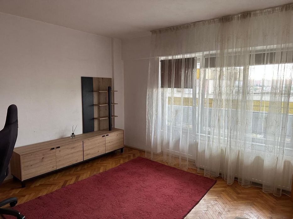 Închiriez apartament 1 camera ultracentral, etaj intermediar, langa .hotelul Grand.