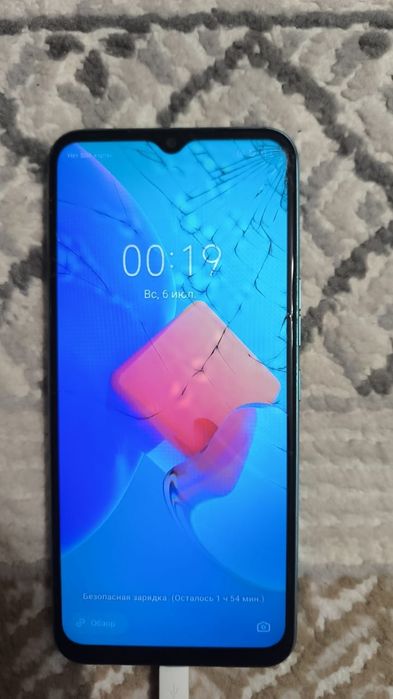 Продам телефон Техно