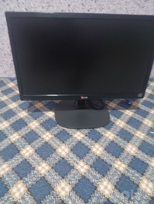 Монитор LG 22дюм