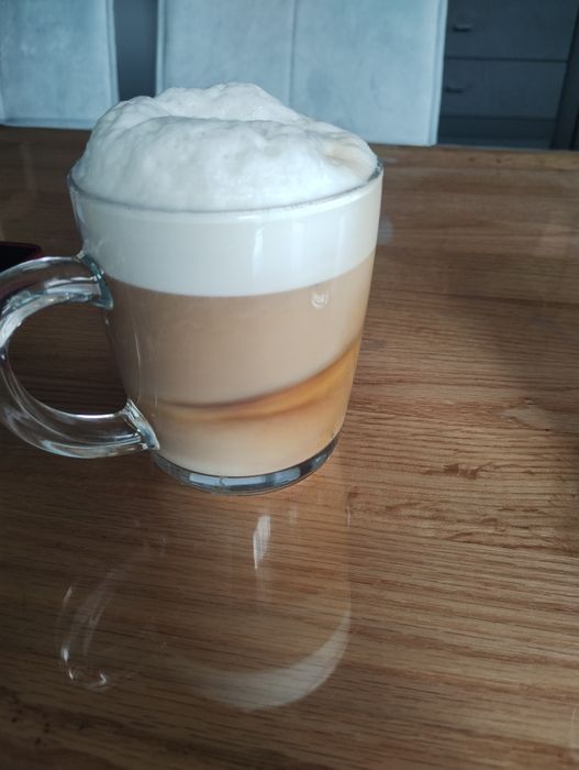 Кафе автомат кафемашина Delonghi prima Donna 6600 със каничка