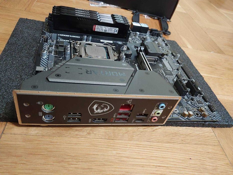 Intel i5 8600K + MSI B365M Mortar + 32GB DDR4 HyperX Fury