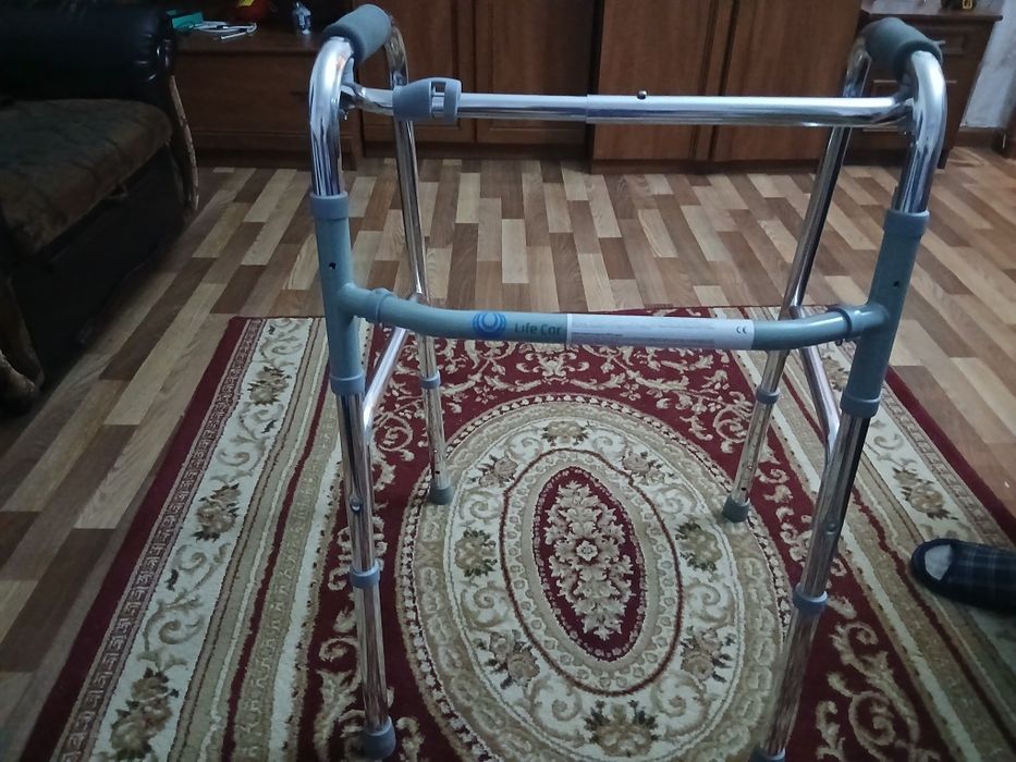 Продам ходунки взрослые