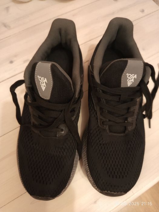 Маратонки нови ,