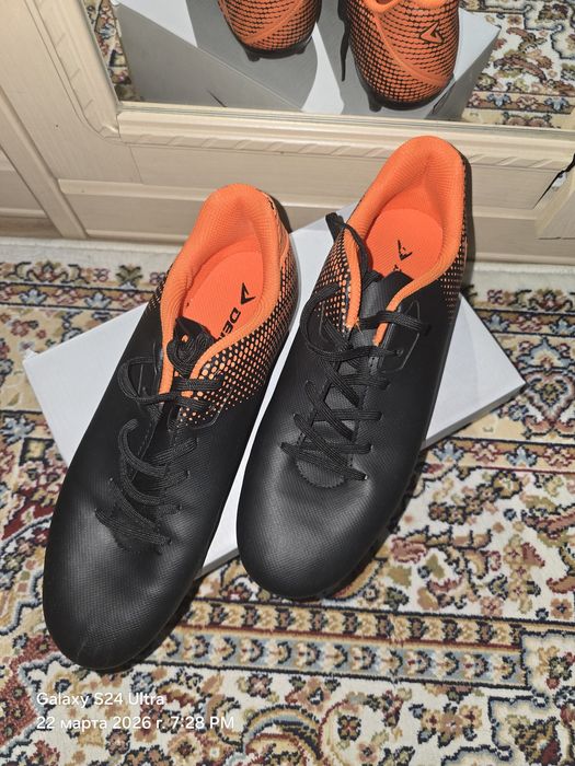 Продам бутцы на 43размер