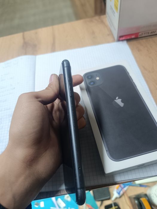 Продам Айфон 11 128гб