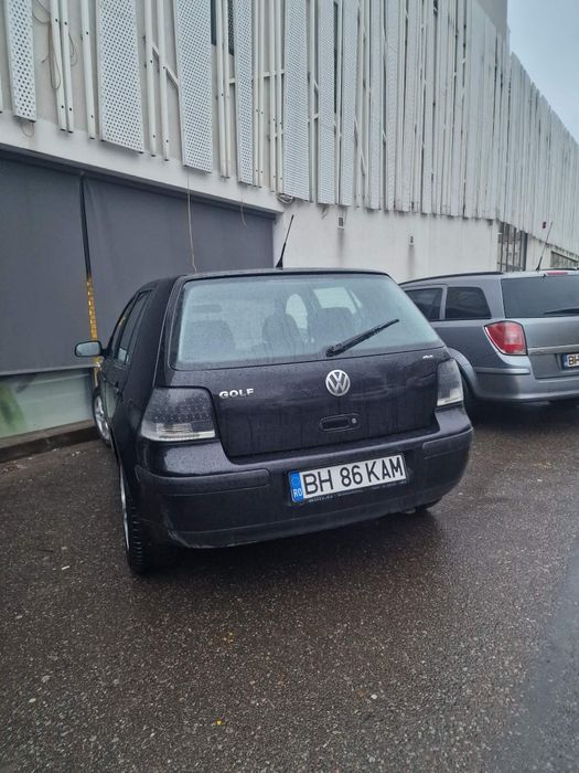 Vând  sau schimb golf4