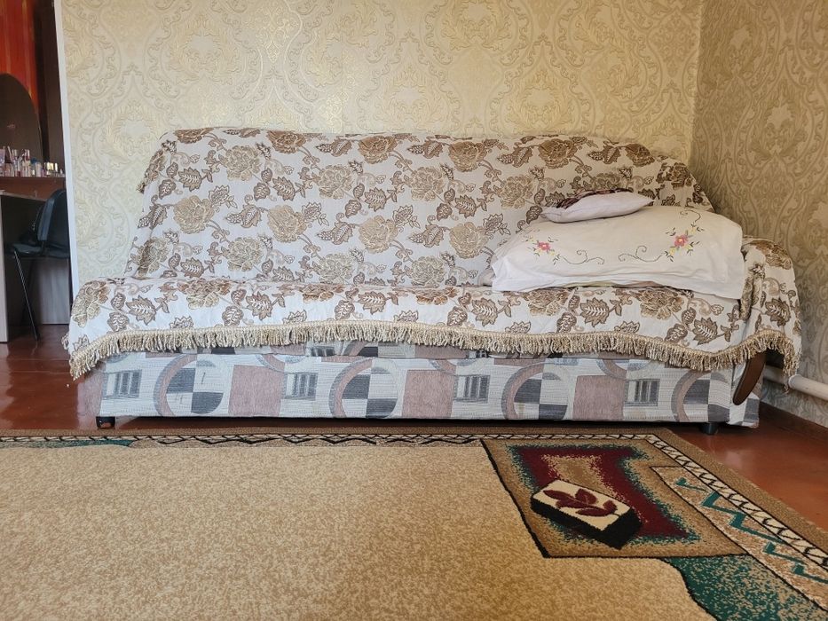 Срочно продам угловой диван
