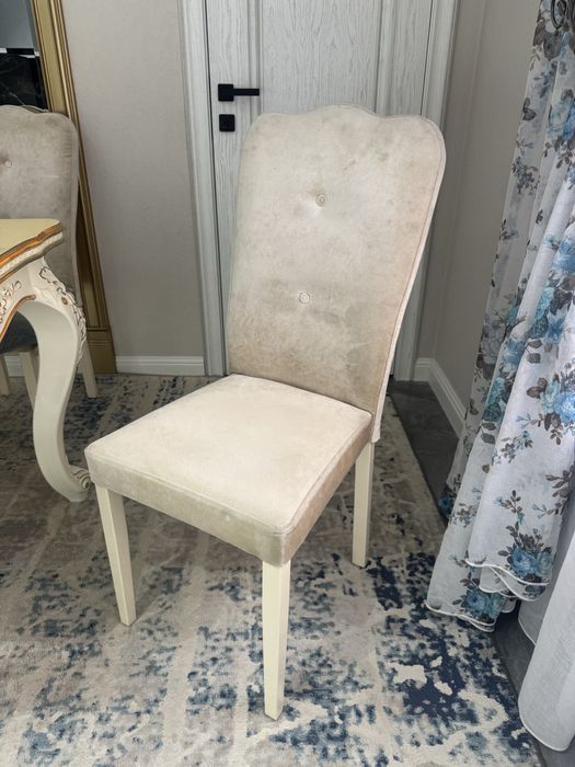 Стол и стулья сатылады