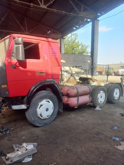Kamaz tegach sotiladi