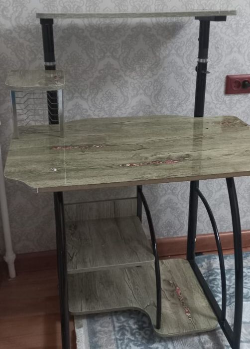 Компьютерный стол