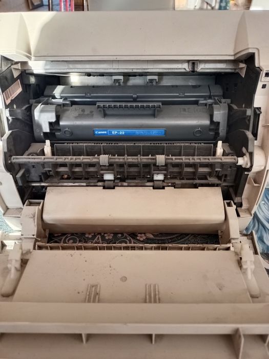 Продаётся лазерный принтер Canon LBP-810