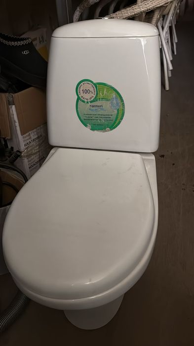 Унитаз продам . . .