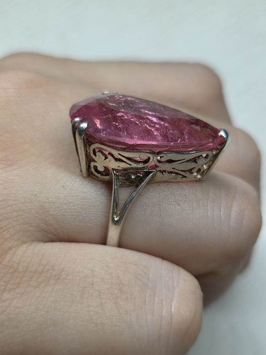 Продам шикарный кольцо