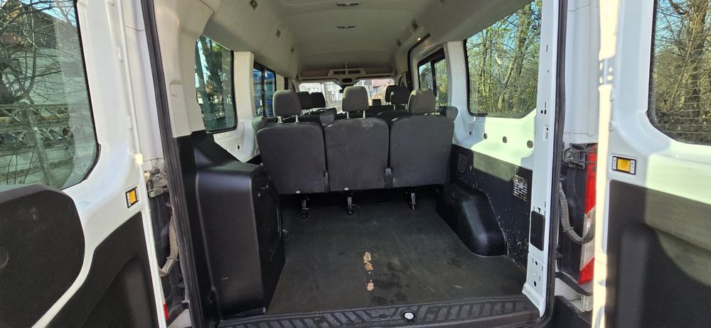 Ford Transit 9 locuri