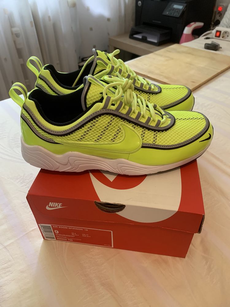 Nike spiridon outlet neon