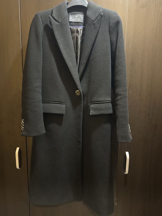 Класическо черно палто Stradivarius
