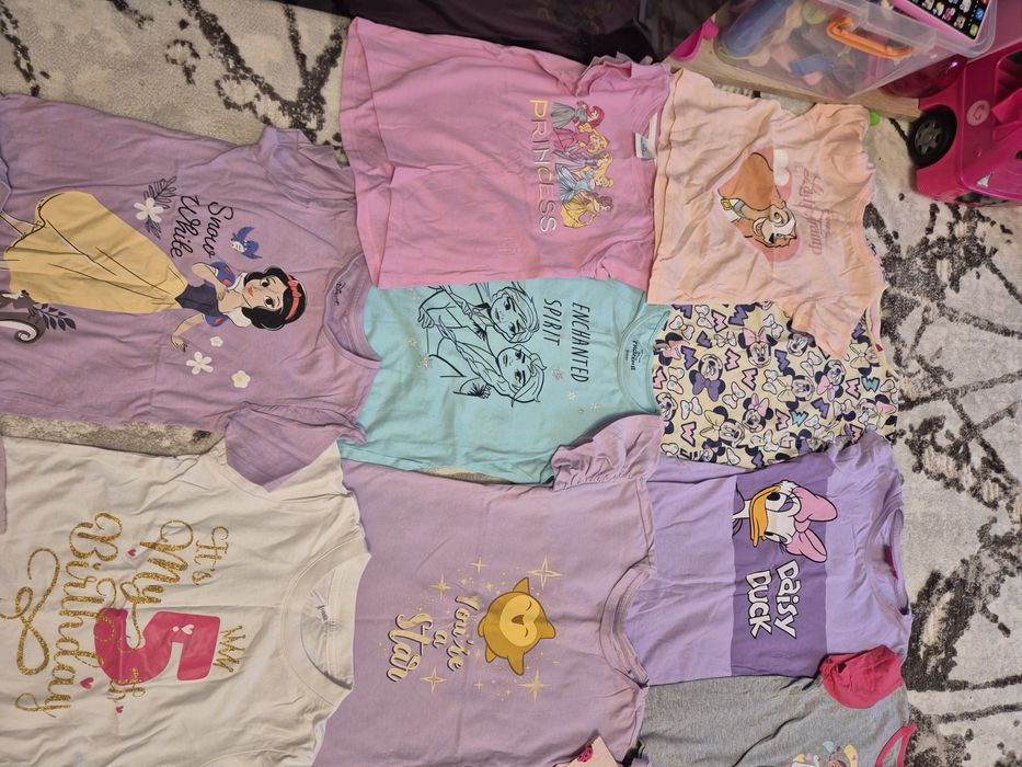 Lot tricouri 4-5ani. Stare foarte buna.