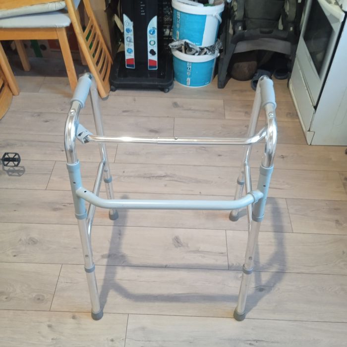 Продам ходунок медицинский