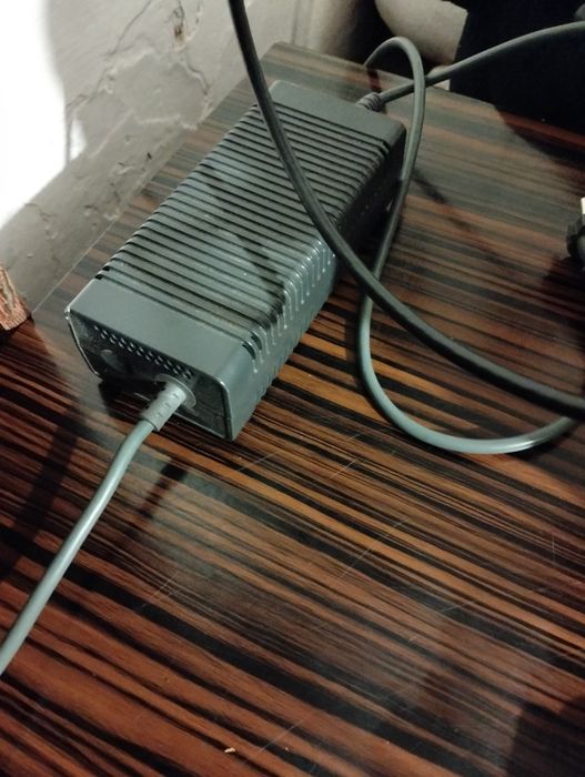 Продам Xbox 360.