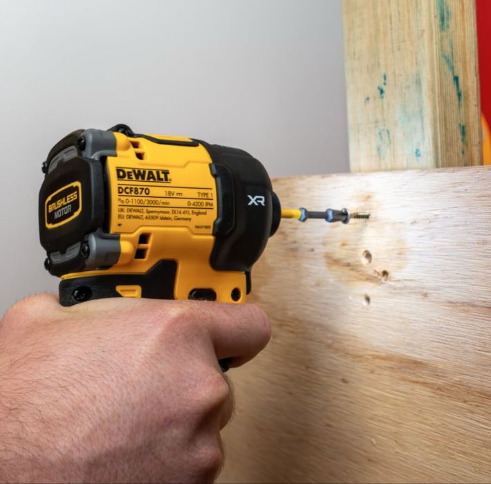 Новият Ударен Импакт / Винтоверт DeWALT DCF870N 18V