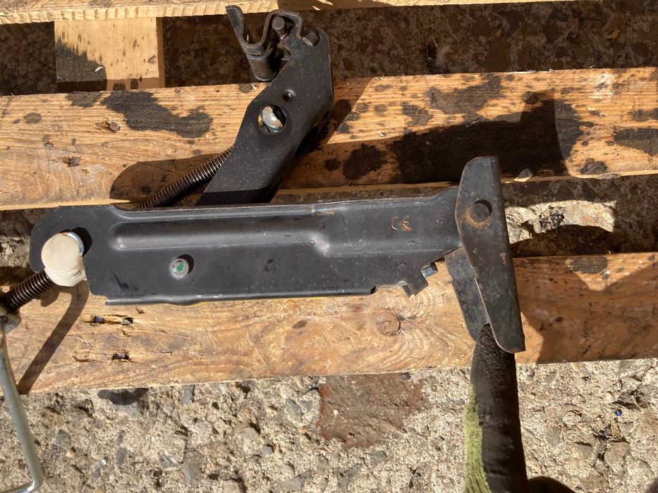 Универсален крик с канал за малки коли Фиеста Микра 107 Ярис и т.н.