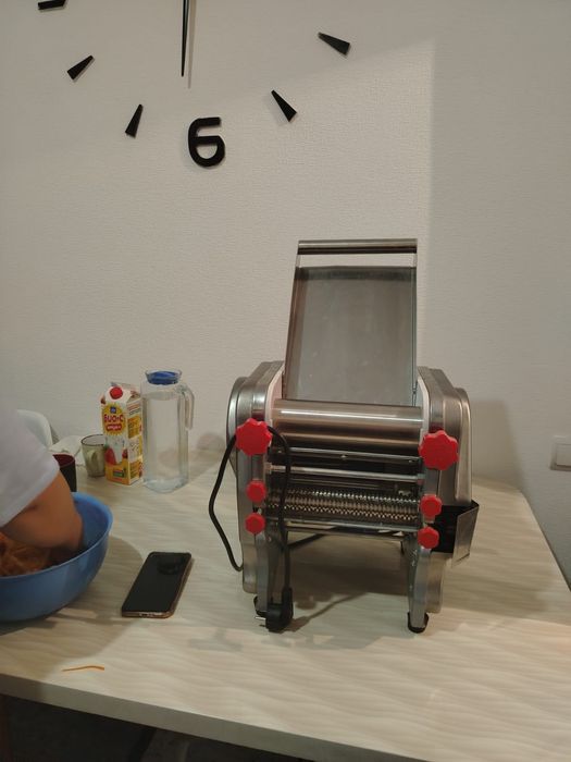 Тестораскаточный машина