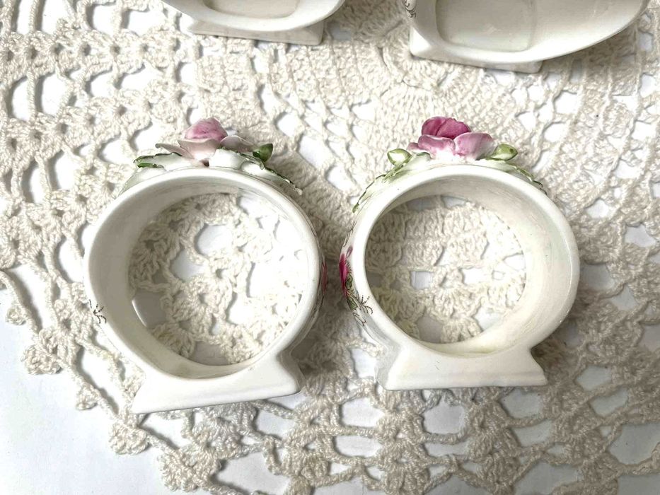 ROYAL ALBERT красиви пръстени за салфетки от костен порцелан от Англия