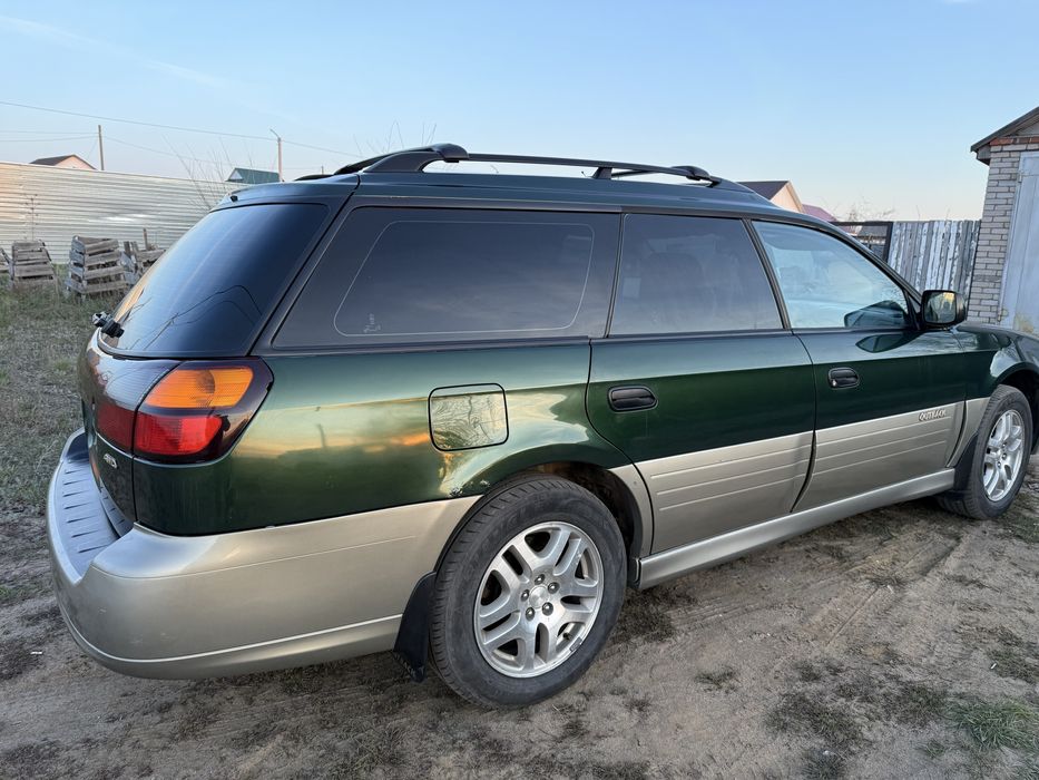 Subaru Outback 2000 года