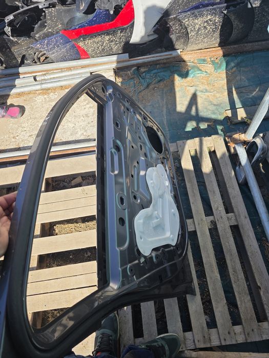 Opel Astra L 21- предна лява врата