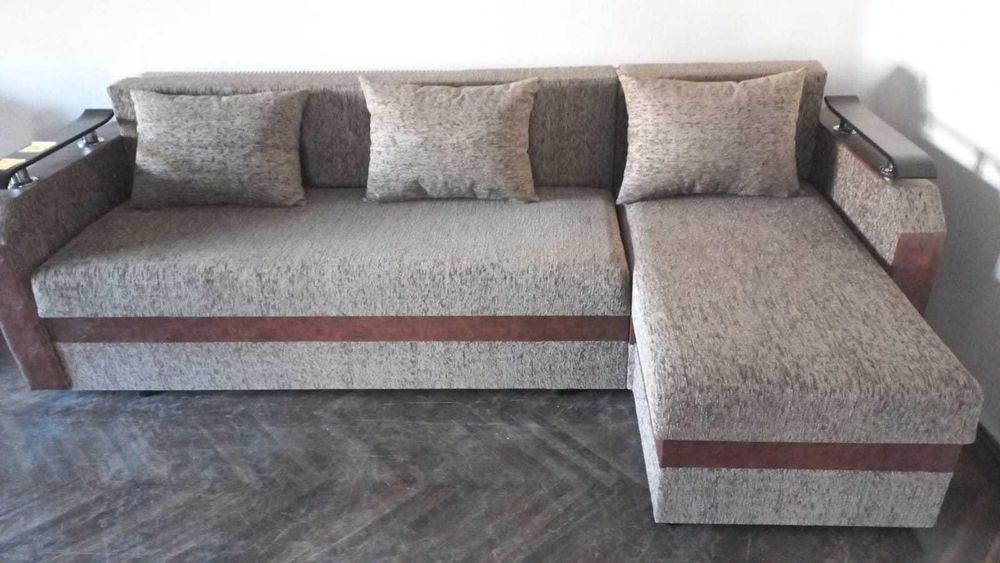 Vând canapele și colțare făcute la comandă