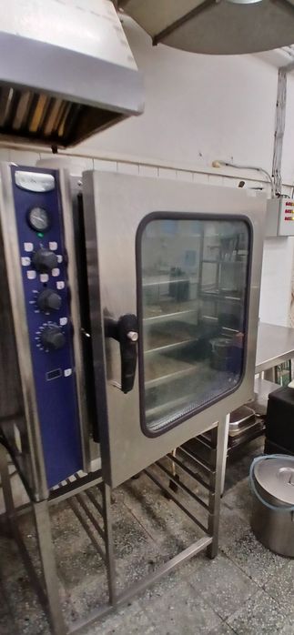 Професионално кухненско оборудване.