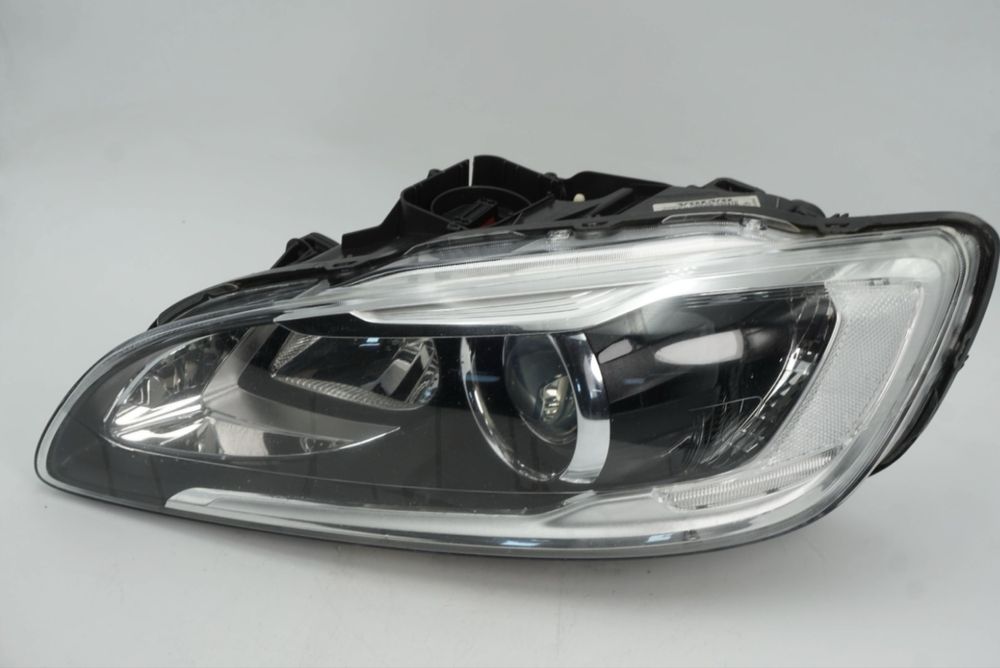 Ляв фар Волво С60 В60 VOLVO V60 S60 LIFT BI XENON 31420261