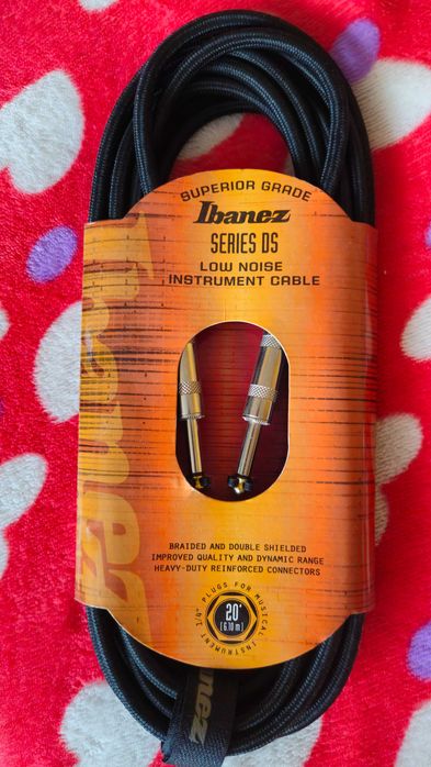 Ibanez, chitara electrica nefolosita deloc, in stare noua,culoare superba și cablu nou Ibanez 6m.