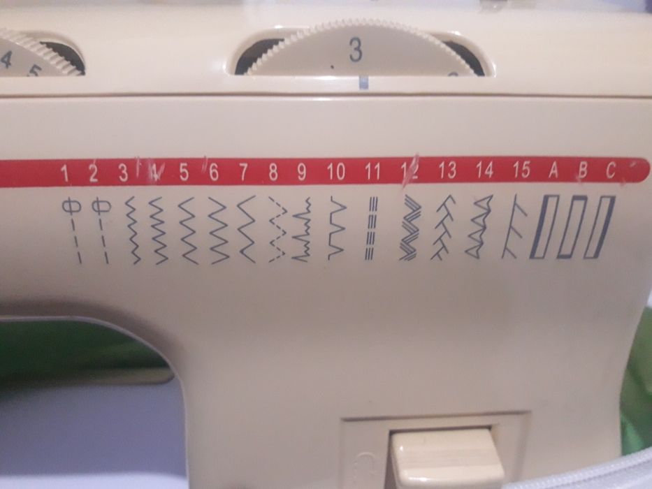 Продам швейную машинку